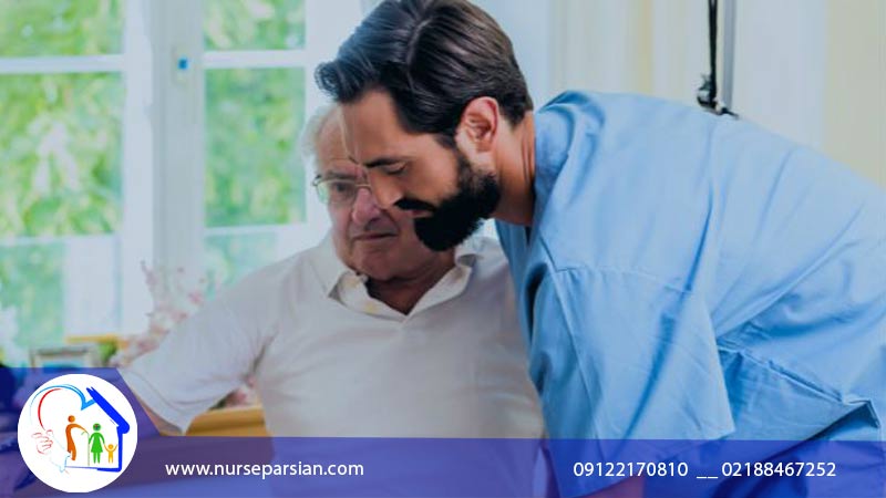 پرستار سالمند در پیروزی در منزل