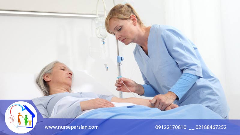 پرستار مراقبت از سالمند پس از جراحی