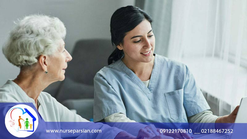 چگونه برای سالمند پرستار مناسب پیدا کنیم؟ راهنمای کامل مراقبت از والدین در منزل